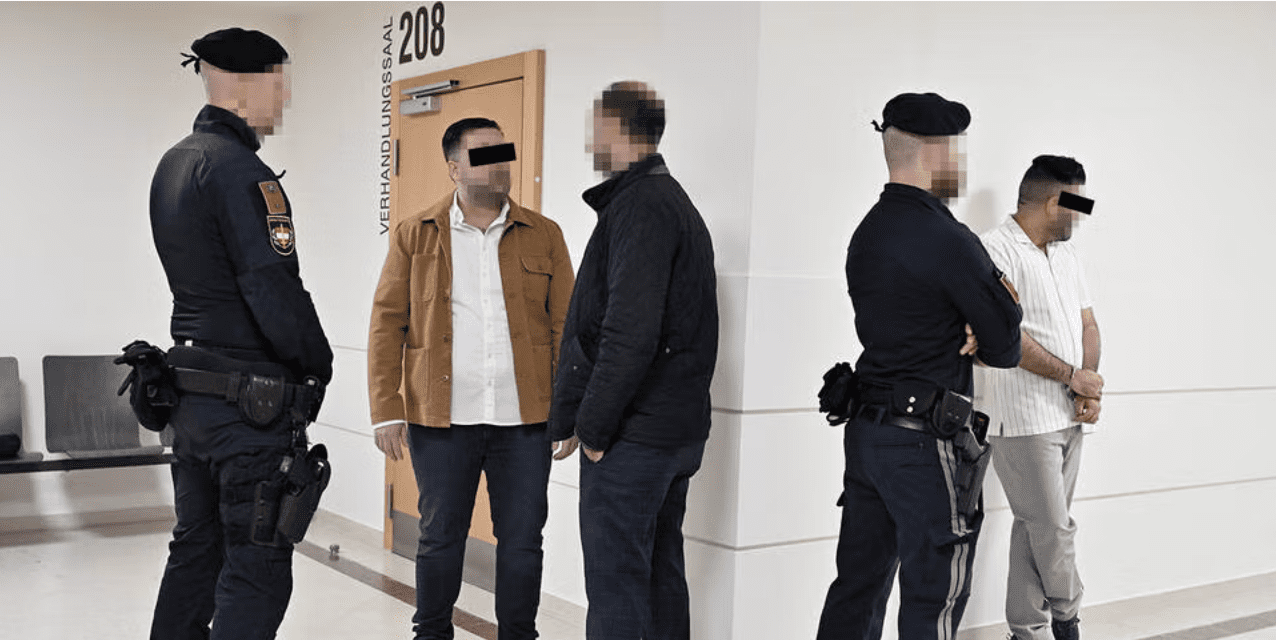 السجن 34 شهرًا لسوري في فيينا أدين بالمشاركة في تهريب لاجئين ضمن رحلة انتهت بغرق المئات في المتوسط السجن 34 شهرًا لسوري في فيينا أدين بالمشاركة في تهريب لاجئين ضمن رحلة انتهت بغرق المئات في المتوسط