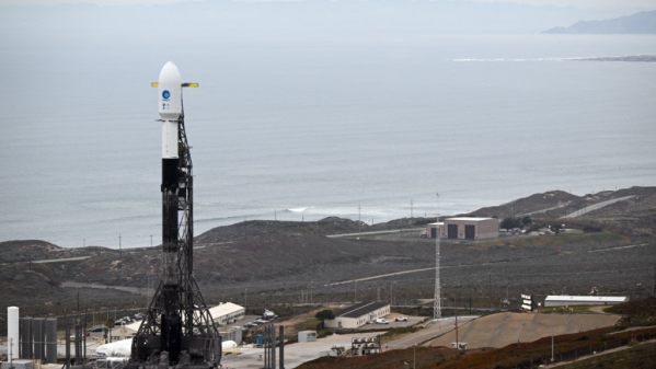 جامعة فيينا تطلق حاسوبًا كموميًا إلى المدار على متن صاروخ “Falcon 9” جامعة فيينا تطلق حاسوبًا كموميًا إلى المدار على متن صاروخ “Falcon 9”