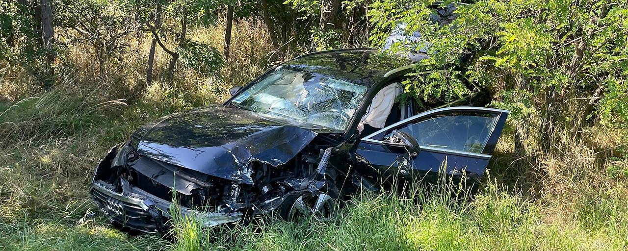 وفاة شخص وإصابة آخر في حادث تصادم مروع على طريق B10 قرب بارندورف في ولاية بورغنلاند وفاة شخص وإصابة آخر في حادث تصادم مروع على طريق B10 قرب بارندورف في ولاية بورغنلاند