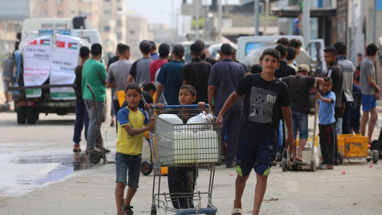 النمسا تخصص 3 ملايين يورو مساعدات إنسانية لغزة عبر الصليب الأحمر النمسا تخصص 3 ملايين يورو مساعدات إنسانية لغزة عبر الصليب الأحمر