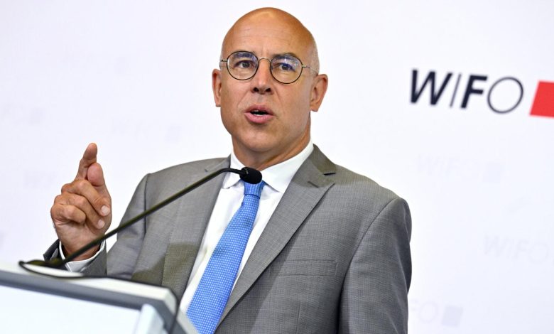 رئيس Wifo يعترف بأخطاء التقديرات.. نيهامر كان على حق ويؤكد أن الناتج المحلي في النمسا ليس كل شيء رئيس Wifo يعترف بأخطاء التقديرات.. نيهامر كان على حق ويؤكد أن الناتج المحلي في النمسا ليس كل شيء