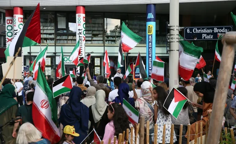مظاهرة في فيينا تندد بهجمات إسرائيل على فلسطين وإيران مظاهرة في فيينا تندد بهجمات إسرائيل على فلسطين وإيران