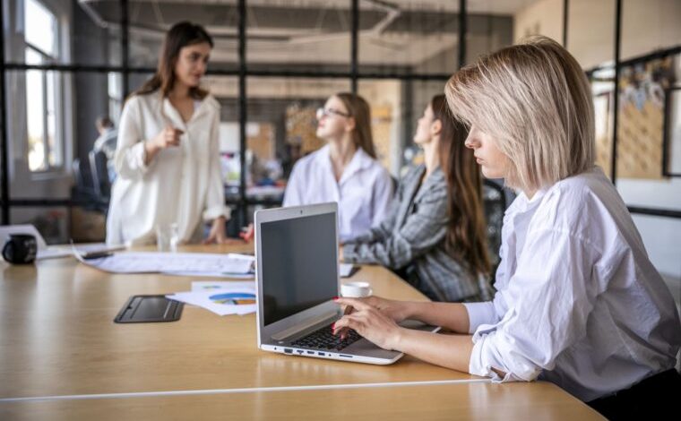 تعديل قانوني جديد في النمسا يجرّم إرسال الصور الإباحية دون موافقة المتلقي تعديل قانوني جديد في النمسا يجرّم إرسال الصور الإباحية دون موافقة المتلقي