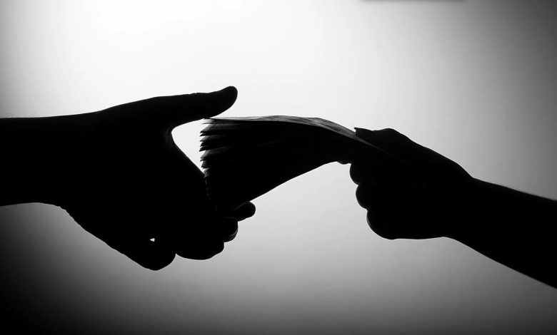 محاكمة في فيينا تكشف عن شبكة تحويل أموال ضخمة وعنف مروع داخل مطعم سوري محاكمة في فيينا تكشف عن شبكة تحويل أموال ضخمة وعنف مروع داخل مطعم سوري