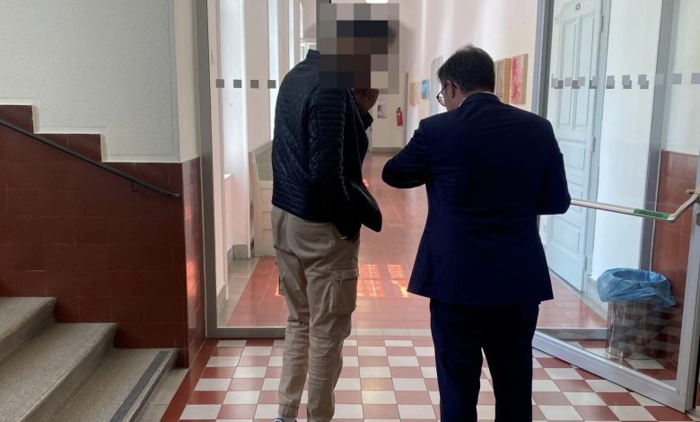 السجن والغرامة لشاب سوري احتال على شركة A1 للاتصالات بـ 225 ألف يورو في فورارلبرغ السجن والغرامة لشاب سوري احتال على شركة A1 للاتصالات بـ 225 ألف يورو في فورارلبرغ