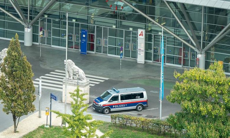 محاولة فاشلة للقفز على قطار تنتهي بإصابة خطيرة لرجل في الـ65 في لينز بالنمسا العليا محاولة فاشلة للقفز على قطار تنتهي بإصابة خطيرة لرجل في الـ65 في لينز بالنمسا العليا