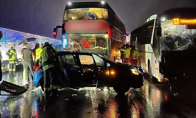 خمسة جرحى في حادث تصادم جماعي بين حافلتين وسيارتين على طريق في ولاية كارنتن النمساوية خمسة جرحى في حادث تصادم جماعي بين حافلتين وسيارتين على طريق في ولاية كارنتن النمساوية