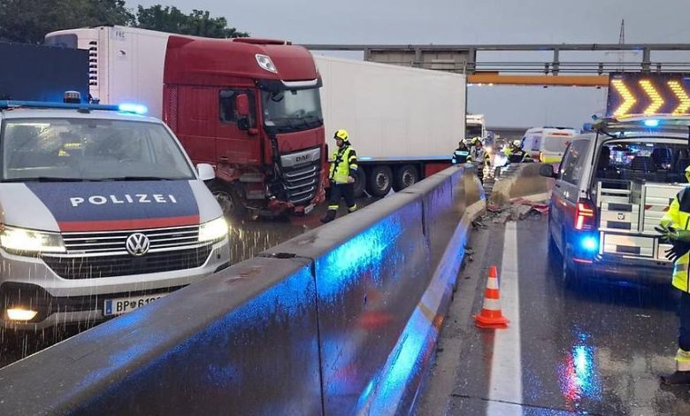 مصرع شخص في تصادم عشر مركبات على طريق Pyhrnautobahn في شتايرمارك يتسبب في ازدحام مروري ضخم مصرع شخص في تصادم عشر مركبات على طريق Pyhrnautobahn في شتايرمارك يتسبب في ازدحام مروري ضخم