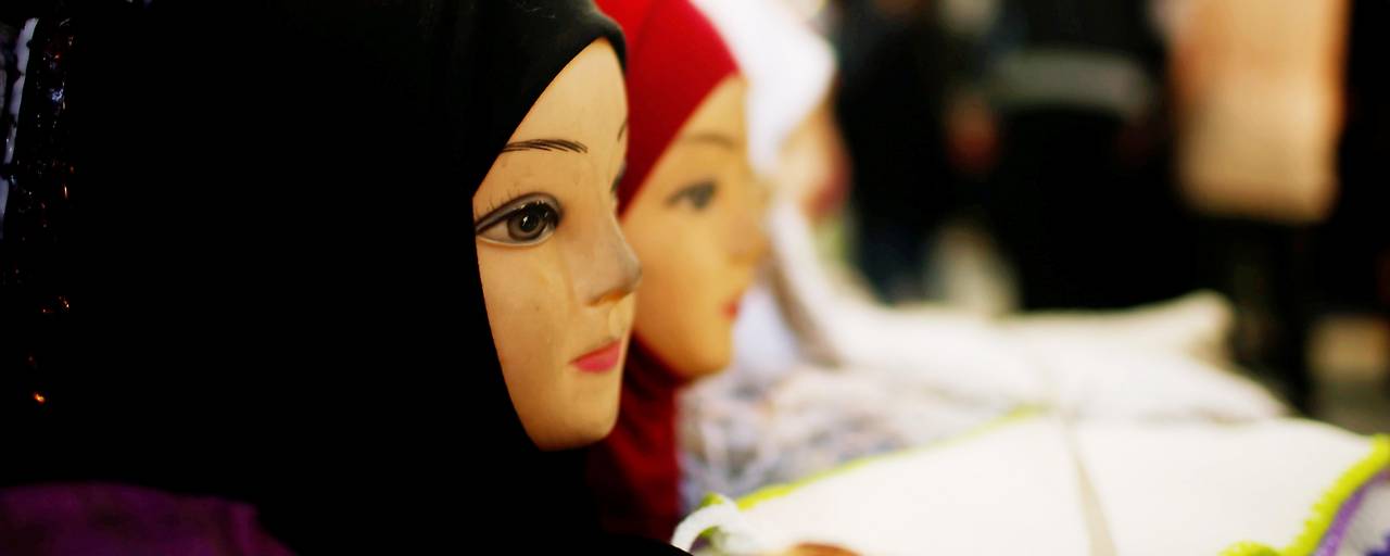 الهيئة الإسلامية في النمسا تنتقد تصريحات بلاكولم بشأن حظر الحجاب للفتيات دون 14 عامًا واعتباره “توجهًا متطرفًا” الهيئة الإسلامية في النمسا تنتقد تصريحات بلاكولم بشأن حظر الحجاب للفتيات دون 14 عامًا واعتباره “توجهًا متطرفًا”