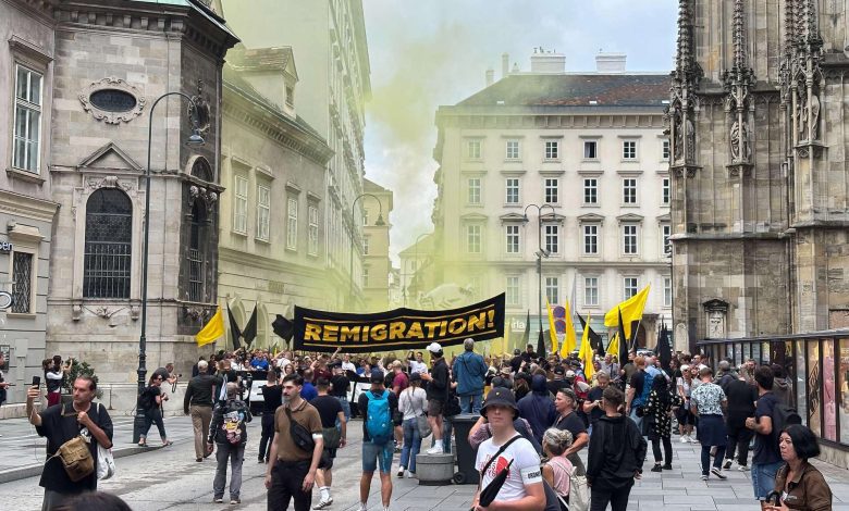 56 اعتقالاً وأكثر من 200 مخالفة في تظاهرات فيينا ضد حركة Identitären اليمينية