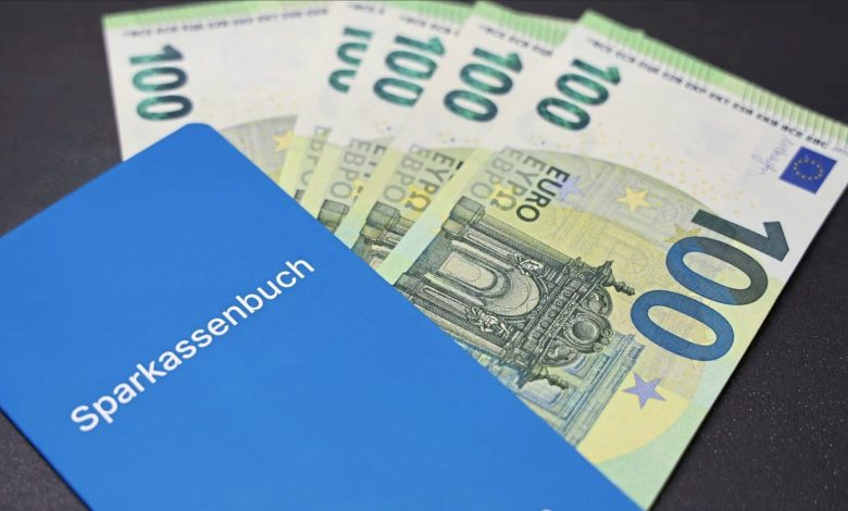محاكمة وصي قانوني نمساوي في شتايرمارك بتهمة نهب 600 ألف يورو من موكليه لشراء أسلحة وسيارات