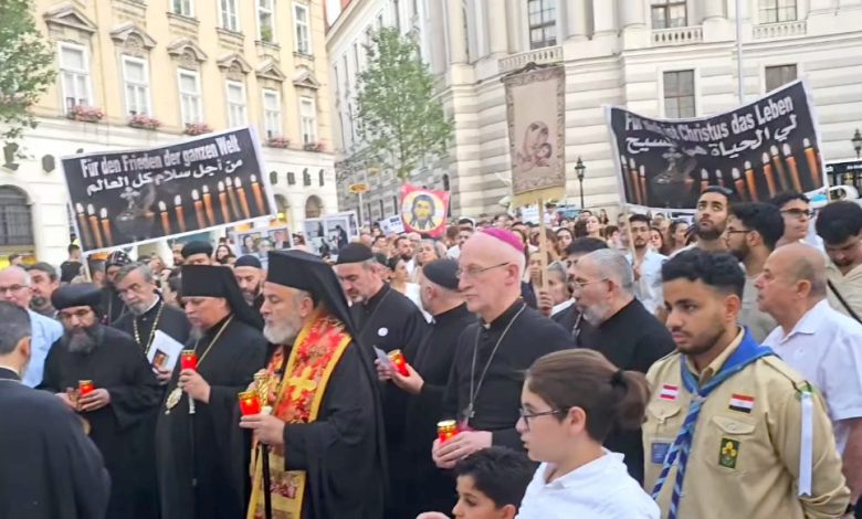 وسط موسيقى جنائزية وشموع… فيينا تُحيي ذكرى ضحايا كنيسة دمشق في مشهد مؤثر