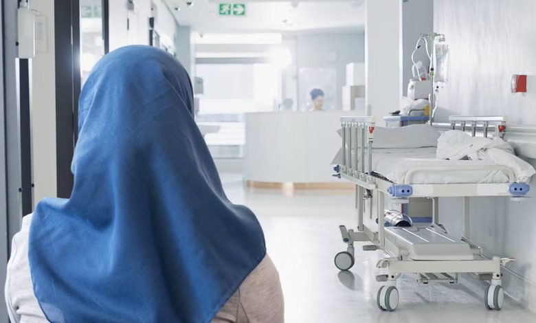 مستشفى سالزبورغ يرفض طلب رجل علاج زوجته المسلمة على يد طبيبات فقط لعدم جواز ذلك في المستشفيات العامة مستشفى سالزبورغ يرفض طلب رجل علاج زوجته المسلمة على يد طبيبات فقط لعدم جواز ذلك في المستشفيات العامة