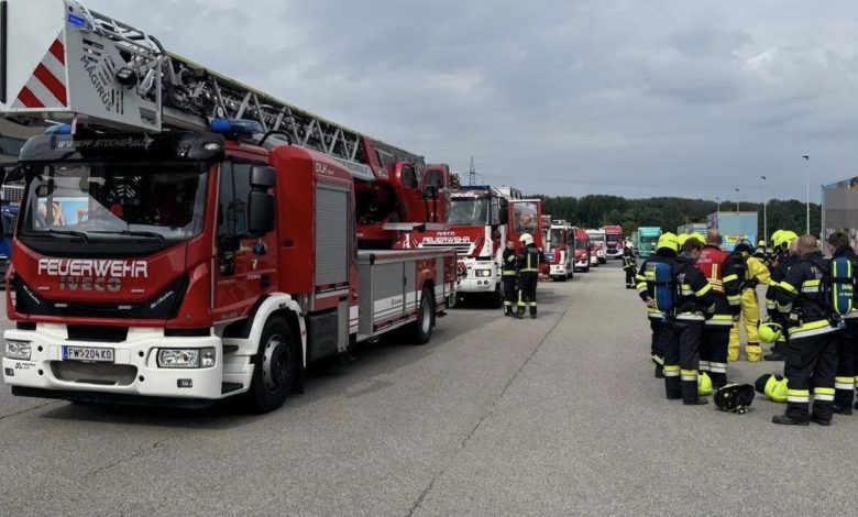تسمم 15 شخصًا في Weinviertel بعد تسرب غاز الأمونيا من منشأة صناعية في مدينة Stockerau بالنمسا السفلى تسمم 15 شخصًا في Weinviertel بعد تسرب غاز الأمونيا من منشأة صناعية في مدينة Stockerau بالنمسا السفلى