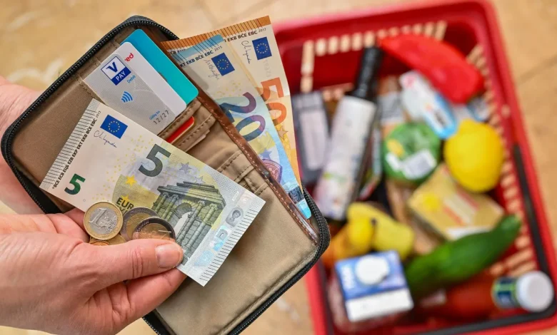 ارتفاع التضخم في النمسا إلى 3,3% وسط غلاء الوقود والغذاء رغم انخفاض أسعار النفط ارتفاع التضخم في النمسا إلى 3,3% وسط غلاء الوقود والغذاء رغم انخفاض أسعار النفط