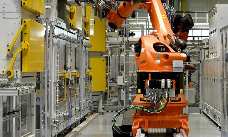 BMW تدشّن إنتاج المحركات الكهربائية في Steyr النمساوية بهدف تصنيع 600 ألف محرك سنويًا BMW تدشّن إنتاج المحركات الكهربائية في Steyr النمساوية بهدف تصنيع 600 ألف محرك سنويًا