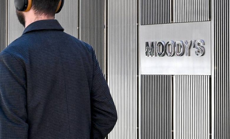 وكالة التصنيف الائتماني Moody’s تخفض النظرة المستقبلية للنمسا إلى “سلبية” مع الإبقاء على التصنيف Aa1 وكالة التصنيف الائتماني Moody’s تخفض النظرة المستقبلية للنمسا إلى “سلبية” مع الإبقاء على التصنيف Aa1