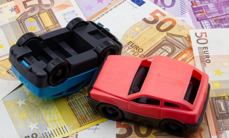 وزيرة العدل النمساوية تعلن خفض أساس دعاوى مواقف السيارات إلى 40 يورو