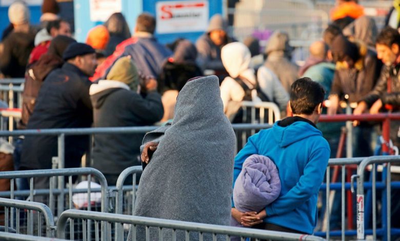 دراسة: ضعف تعليم اللاجئين السوريين وتأخر اندماج النساء يعرقلان فرص العمل في النمسا