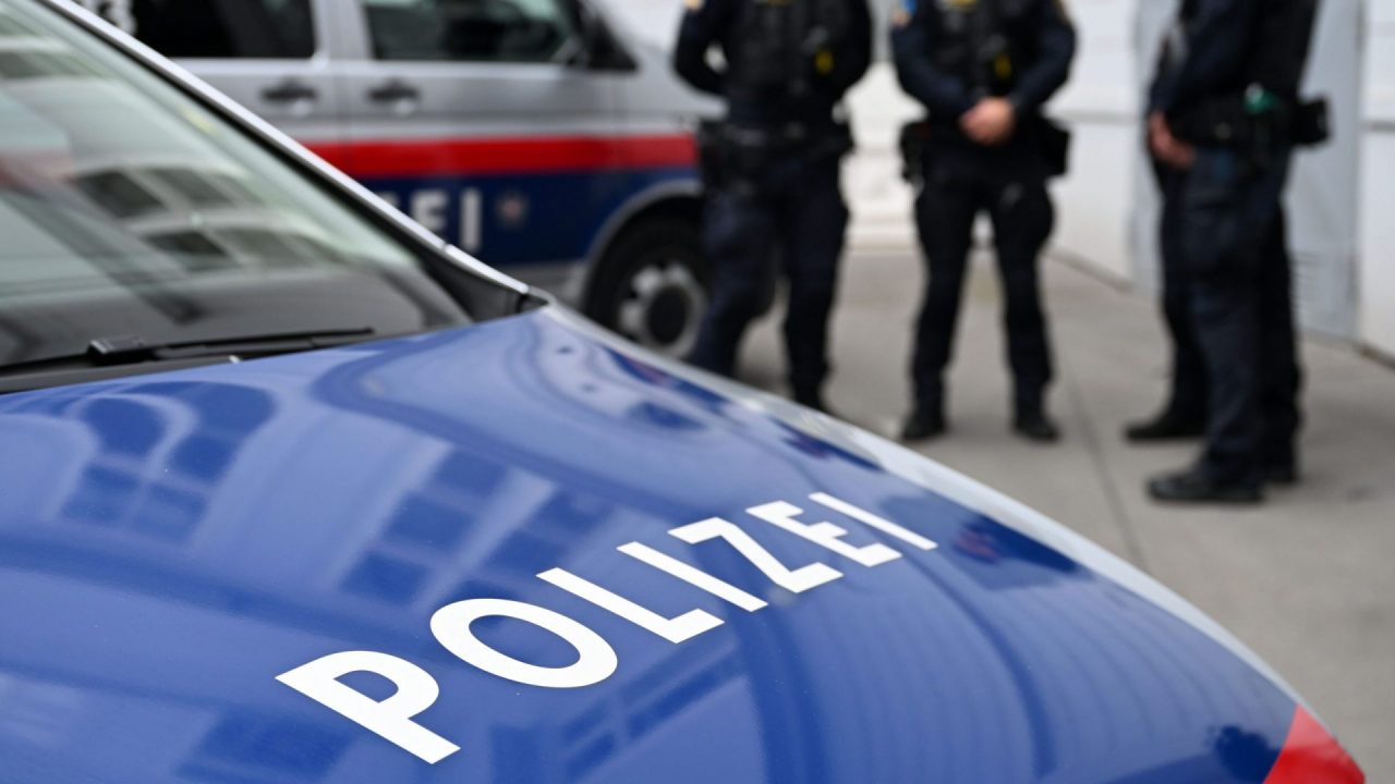 اعتقال شابين سوريين بعد هجوم بسكين أصاب شخصين في منطقة Praterstern بفيينا
