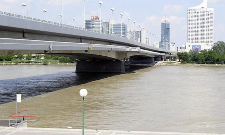 العثور على جثة رجل غارق في نهر الدانوب قرب جسر Reichsbrücke بفيينا