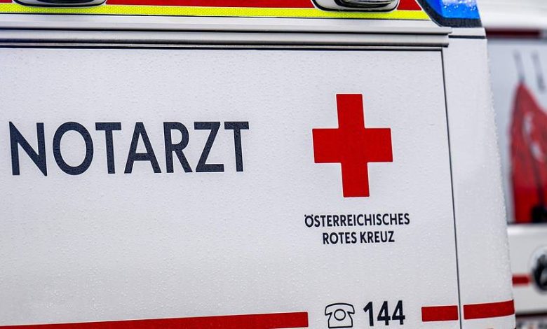 إصابة فتاة تبلغ من العمر 17 عامًا بجروح خطيرة إثر سقوطها من نافذة منزلها في النمسا العليا كانت تحت تأثير الكحول
