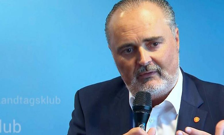 حاكم بورغنلاند يهدد برفع دعوى قضائية ضد مستشفيات فيينا وتفضل اللاجئين على مواطني الولايات الأخرى حاكم بورغنلاند يهدد برفع دعوى قضائية ضد مستشفيات فيينا وتفضل اللاجئين على مواطني الولايات الأخرى
