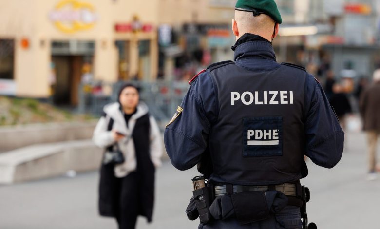 حملة أمنية لمكافحة جرائم الأحداث في فيينا تسفر عن اعتقال شخصين