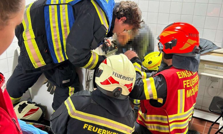 إنقاذ فتاة تبلغ 13 عاماً علقت داخل نشافة ملابس في Mödling بولاية النمسا السفلى