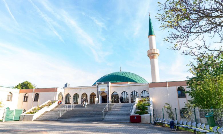 المركز الإسلامي في العاصمة فيينا يفتح أبوابه للزوار ضمن مبادرة “يوم المساجد المفتوحة” في النمسا