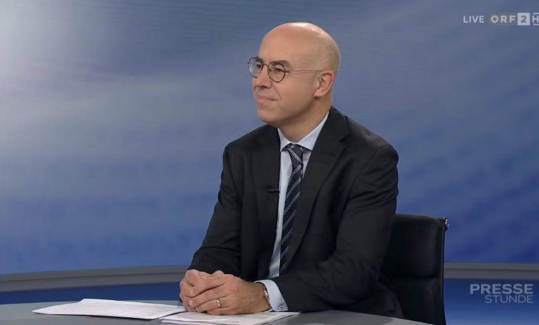 رئيس “Wifo”: موازنة النمسا “هشة” والتضخم يتطلب خفض الضريبة على الغذاء ورسوم الجوازات وزيادة سن التقاعد تدريجياً رئيس “Wifo”: موازنة النمسا “هشة” والتضخم يتطلب خفض الضريبة على الغذاء ورسوم الجوازات وزيادة سن التقاعد تدريجياً