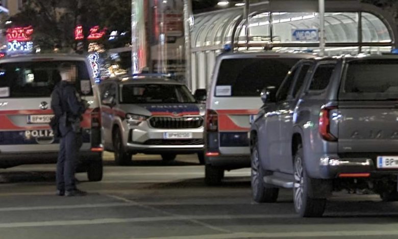 عصابة من سوريا والجزائر والمغرب تطعن شاباً (25 عاماً) وتسرقه في فيينا 10 عصابة من سوريا والجزائر والمغرب تطعن شاباً (25 عاماً) وتسرقه في فيينا 10