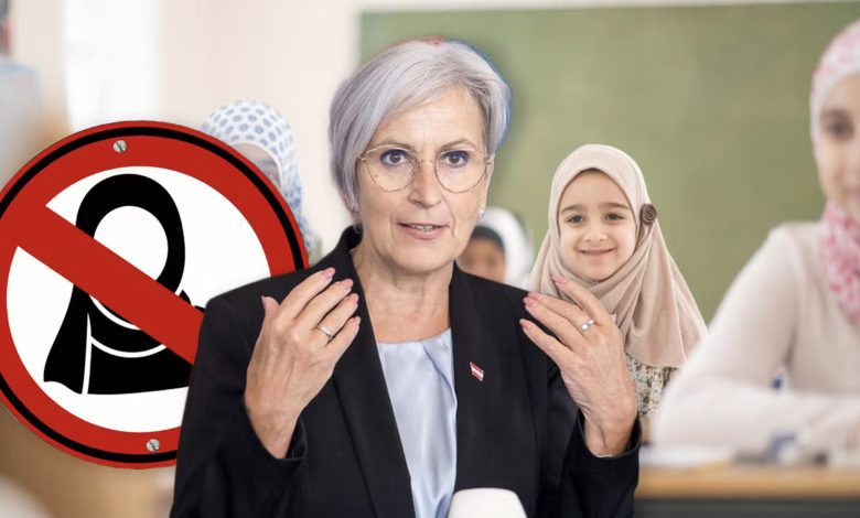 وزارة العدل النمساوية تنتقد مشروع حظر الحجاب الجديد وتشكك في “دستوريته” للمرة الثانية وزارة العدل النمساوية تنتقد مشروع حظر الحجاب الجديد وتشكك في “دستوريته” للمرة الثانية