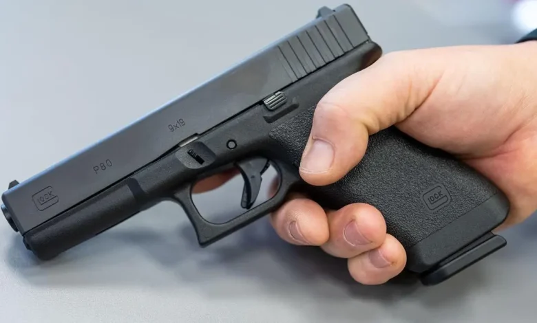 في أول عام بعد وفاة المؤسس.. أرباح (Glock) النمساوية تنخفض إلى النصف وتسريح 130 موظفاً في أول عام بعد وفاة المؤسس.. أرباح (Glock) النمساوية تنخفض إلى النصف وتسريح 130 موظفاً