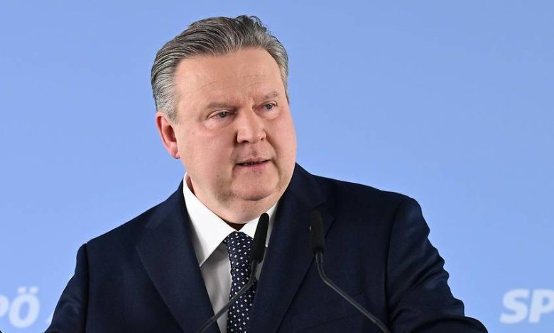 “المؤتمر الفيناوي” لحزب SPÖ يناقش الملف الاقتصادي وتمديد “مبادرة فيينا الإعلامية” “المؤتمر الفيناوي” لحزب SPÖ يناقش الملف الاقتصادي وتمديد “مبادرة فيينا الإعلامية”