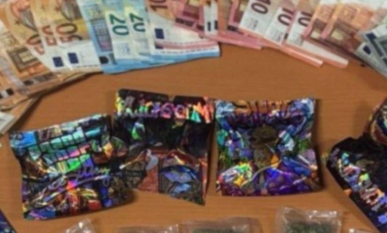 عملية أمنية في فيينا تطيح بثلاثة تجار مخدرات بلغاريين وتؤدي لاصابة شرطي بجروح عملية أمنية في فيينا تطيح بثلاثة تجار مخدرات بلغاريين وتؤدي لاصابة شرطي بجروح