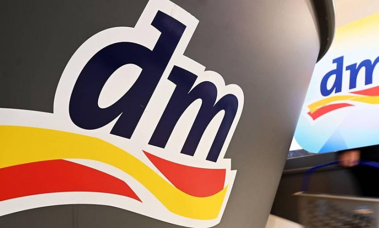 سلسلة متاجر “dm” تتحدى احتكار الصيدليات في النمسا بفتح سوق عبر الإنترنت سلسلة متاجر “dm” تتحدى احتكار الصيدليات في النمسا بفتح سوق عبر الإنترنت