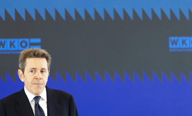 تحت وطأة الانتقادات.. Harald Mahrer يستقيل من رئاسة البنك الوطني النمساوي ويبقى رئيساً لغرفة التجارة (WKO) تحت وطأة الانتقادات.. Harald Mahrer يستقيل من رئاسة البنك الوطني النمساوي ويبقى رئيساً لغرفة التجارة (WKO)
