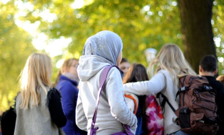 حظر ارتداء الحجاب للأطفال في المدارس النمساوية يبدأ بتوعية في 2026