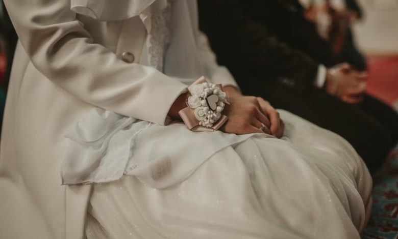 النمسا تمنح تأشيرة لأفغانية تزوجها سوري يصغرها بخمس سنوات رغم رفض الشرطة التي اعتبرت الزواج صورياً النمسا تمنح تأشيرة لأفغانية تزوجها سوري يصغرها بخمس سنوات رغم رفض الشرطة التي اعتبرت الزواج صورياً
