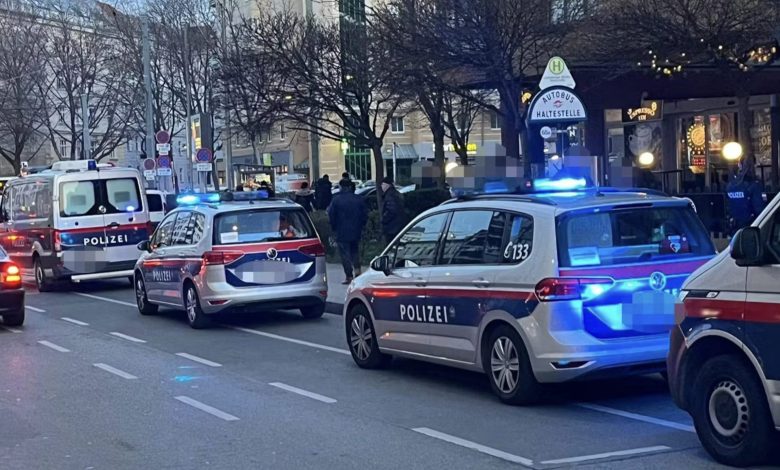 خلاف على امرأة ينتهي بتبادل طعنات في فيينا.. اعتقال تركي وسوري بتهمة الإيذاء الجسيم خلاف على امرأة ينتهي بتبادل طعنات في فيينا.. اعتقال تركي وسوري بتهمة الإيذاء الجسيم