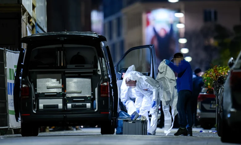 تطورات في حادثة إطلاق النار الدامية في فيينا-Ottakring: توقيف رجلين والمشتبه به الرئيسي نمساوي لا يزال طليقاً تطورات في حادثة إطلاق النار الدامية في فيينا-Ottakring: توقيف رجلين والمشتبه به الرئيسي نمساوي لا يزال طليقاً