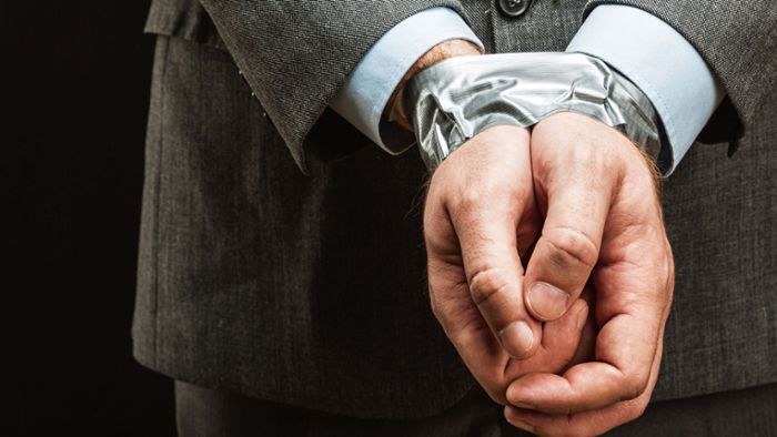 جريمة “خدعة أم حلوى” في فيينا Hietzing.. ملثمان يقيدان ويسرقان زوجين مسنين تحت تهديد السلاح ليلة الهالوين جريمة “خدعة أم حلوى” في فيينا Hietzing.. ملثمان يقيدان ويسرقان زوجين مسنين تحت تهديد السلاح ليلة الهالوين