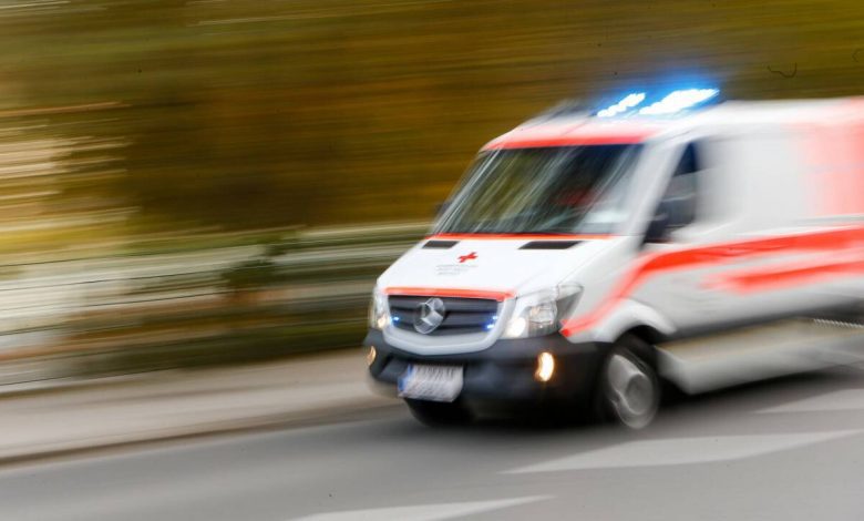 مصرع فتاة وإصابة ثلاثة شبان بجروح خطيرة في حادث سير مروع على طريق في كارنتن مصرع فتاة وإصابة ثلاثة شبان بجروح خطيرة في حادث سير مروع على طريق في كارنتن