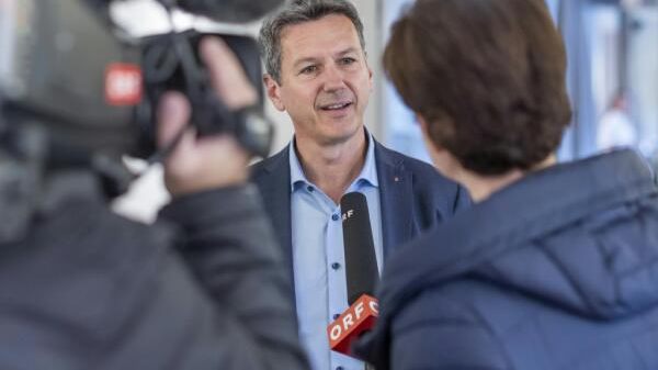 أعضاء الحزب الاشتراكي الديمقراطي (SPÖ) في Kärnten يصوتون لصالح تشديد سياسات اللجوء أعضاء الحزب الاشتراكي الديمقراطي (SPÖ) في Kärnten يصوتون لصالح تشديد سياسات اللجوء