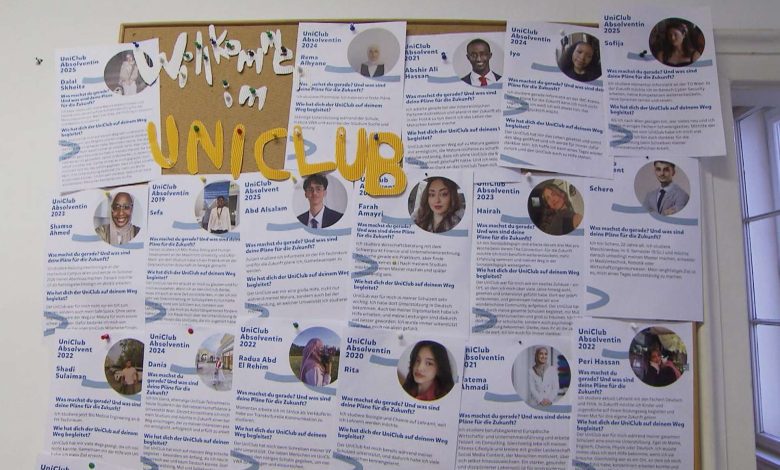 تحدي “Matura”: كيف ساعد مشروع “UniClub” الشباب المهاجرين في فيينا على الاندماج والنجاح التعليمي؟
