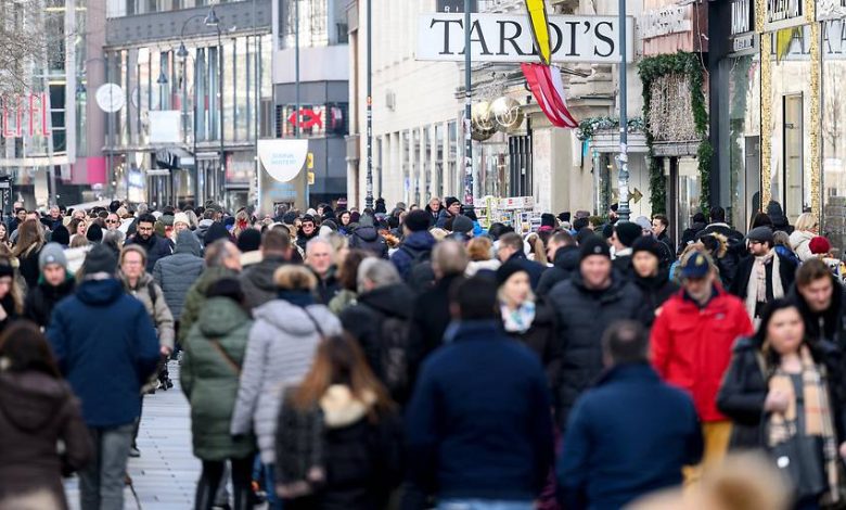 انتعاش قوي لمبيعات التجزئة في النمسا فترة الميلاد وسط توقعات بنمو إيرادات حقيقية في 2025