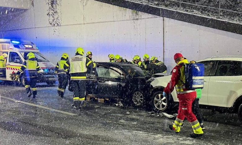 حادث تصادم وجهاً لوجه بسبب “سائق عكس السير” يخلف ستة جرحى في كيرنتن