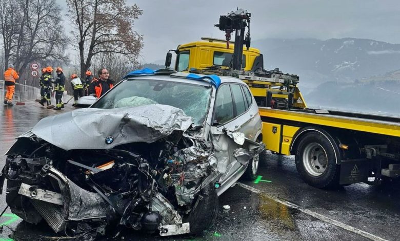 وفاة رجل يبلغ 43 عاماً في حادث سير بولاية بورغنلاند بعد أن انحرفت سيارته عن الطريق وفاة رجل يبلغ 43 عاماً في حادث سير بولاية بورغنلاند بعد أن انحرفت سيارته عن الطريق
