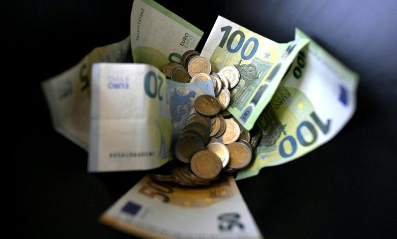 استقرار التضخم في النمسا عند 4% بنوفمبر وسط قفزة حادة في أسعار الكهرباء وتراجع طفيف في المواد الغذائية استقرار التضخم في النمسا عند 4% بنوفمبر وسط قفزة حادة في أسعار الكهرباء وتراجع طفيف في المواد الغذائية